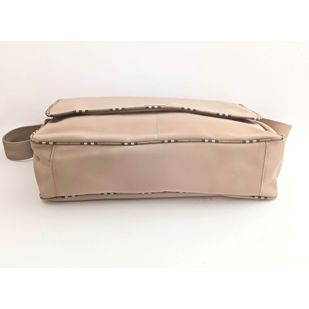 Burberry Fragrance Khaki Nylon Lg Messenger Bag Nova Check Piping Trim Adj Strap - Picture 5 of 16